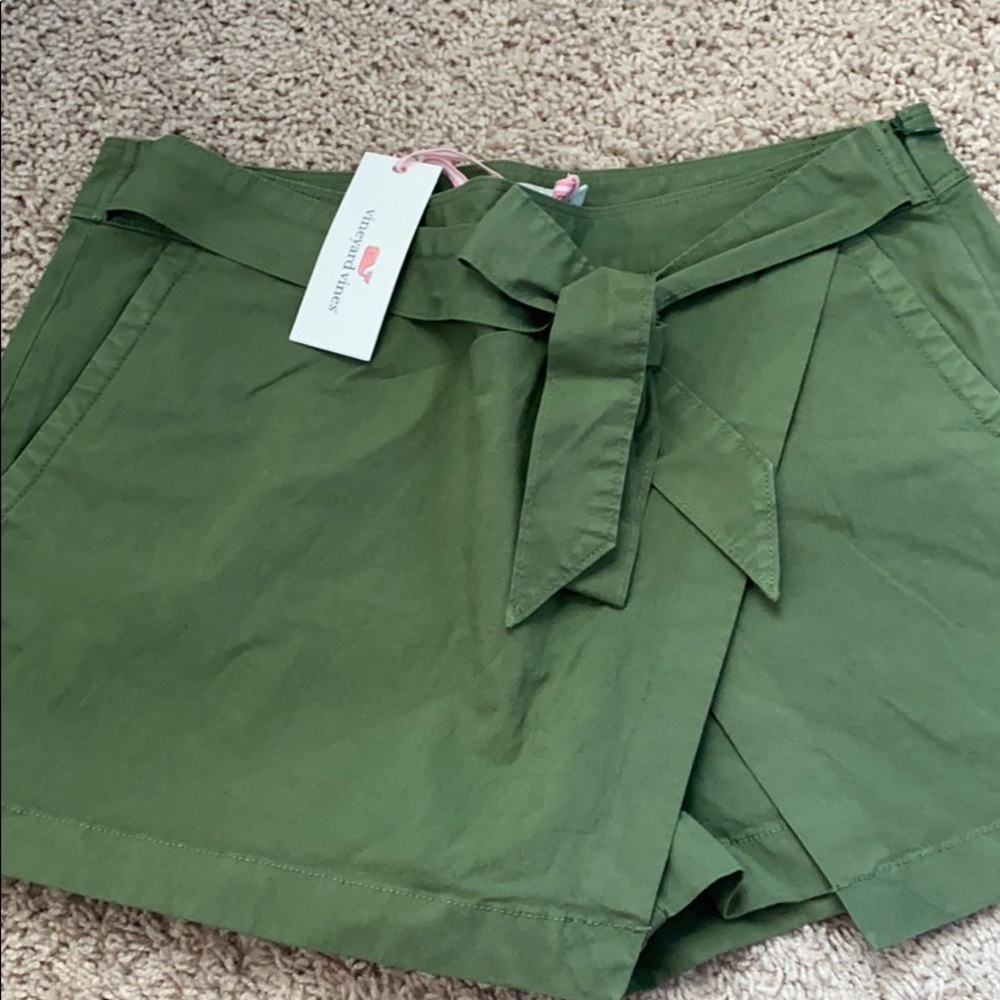 Vineyard vines green skort